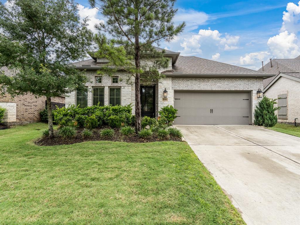 8110 Carolina Hawk Drive, Magnolia, Texas image 1