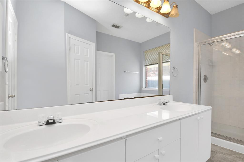 131 Lissa Lane, Sugar Land, Texas image 29