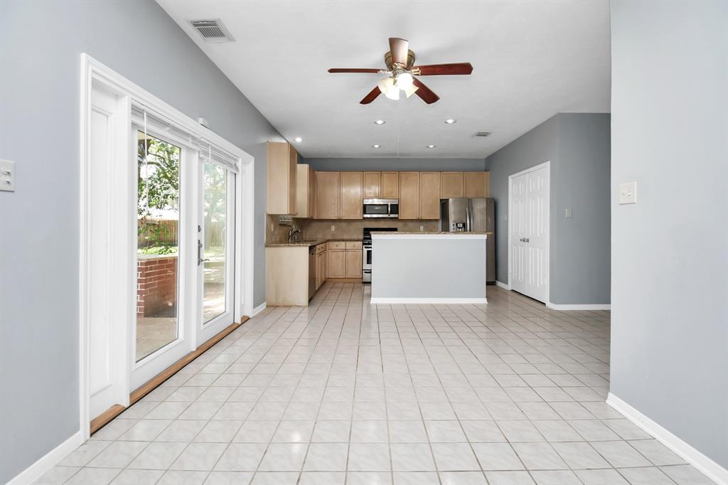 131 Lissa Lane, Sugar Land, Texas image 18
