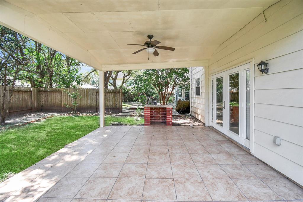 131 Lissa Lane, Sugar Land, Texas image 8