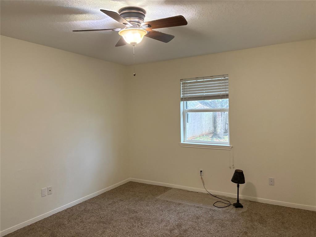 505 Huckleberry Drive, Lake Jackson, Texas image 11