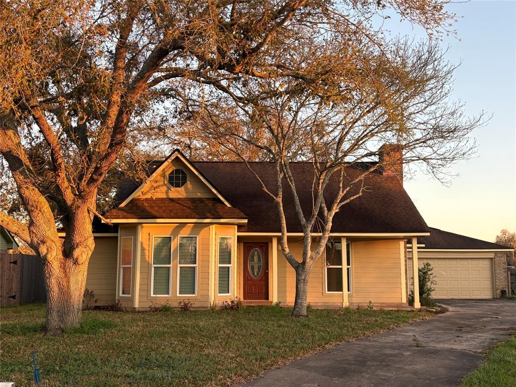 505 Huckleberry Drive, Lake Jackson, Texas image 1