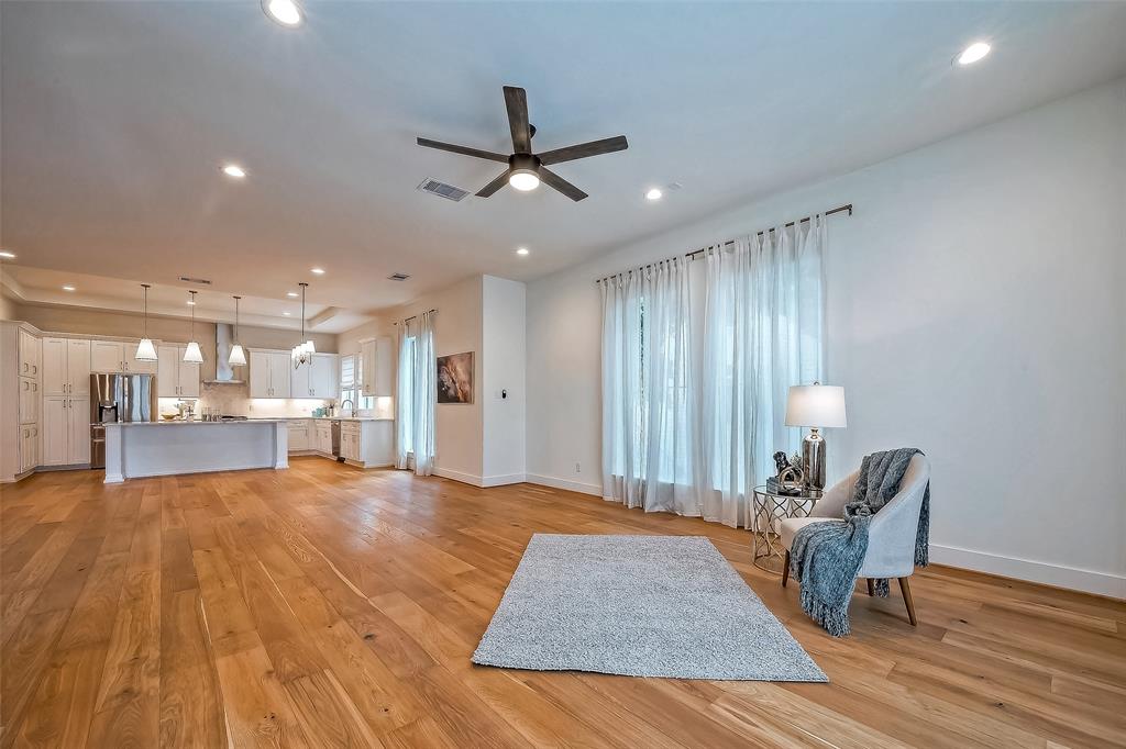 Houston, Texas 77018, United States, 4 Bedrooms Bedrooms, ,4 BathroomsBathrooms,Residential,Pending,18103