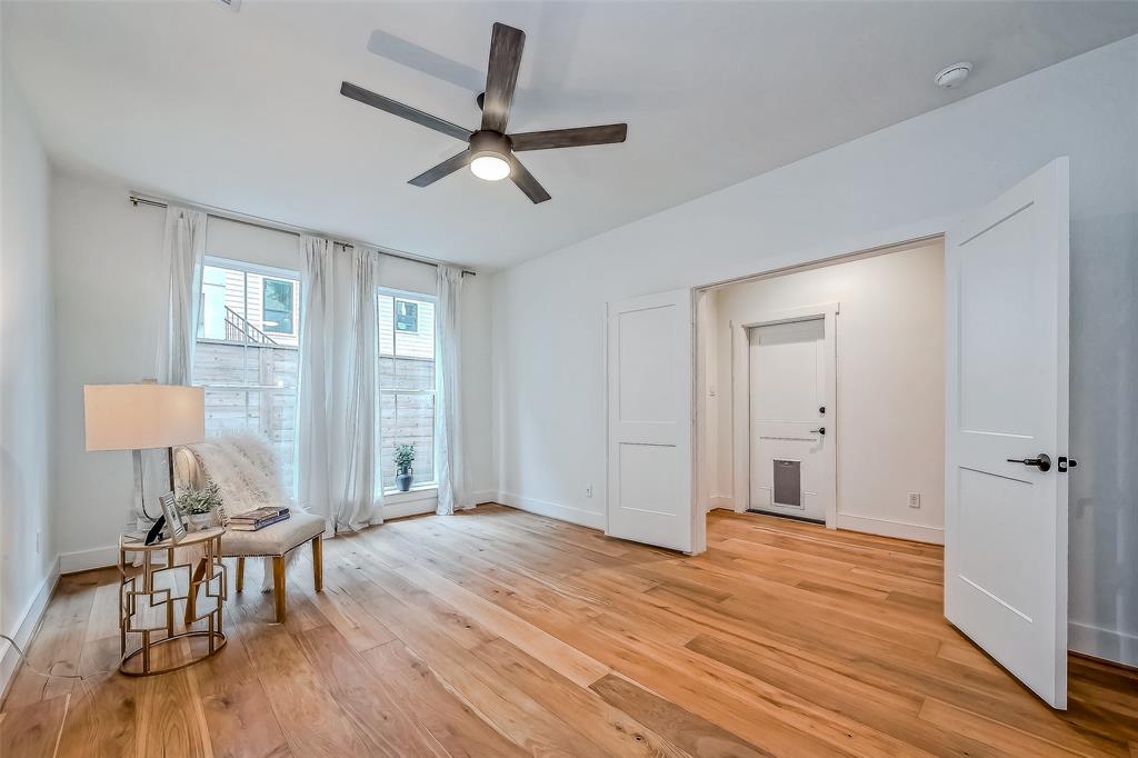 Houston, Texas 77018, United States, 4 Bedrooms Bedrooms, ,4 BathroomsBathrooms,Residential,Pending,18103