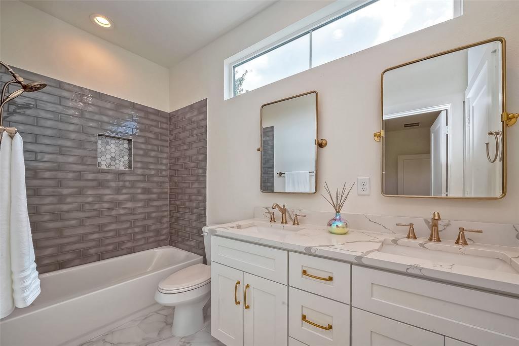 Houston, Texas 77018, United States, 4 Bedrooms Bedrooms, ,4 BathroomsBathrooms,Residential,Pending,18103