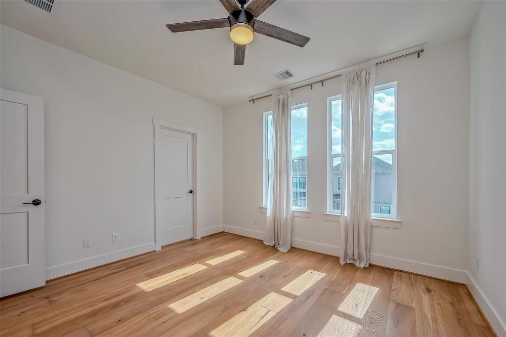 Houston, Texas 77018, United States, 4 Bedrooms Bedrooms, ,4 BathroomsBathrooms,Residential,Pending,18103