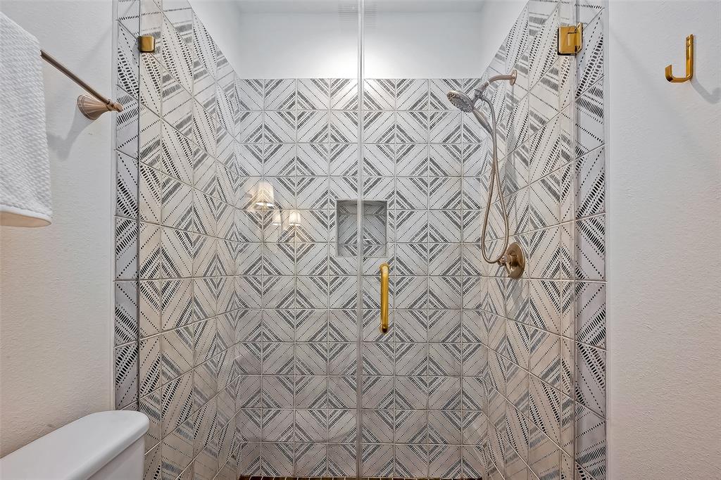 Houston, Texas 77018, United States, 4 Bedrooms Bedrooms, ,4 BathroomsBathrooms,Residential,Pending,18103