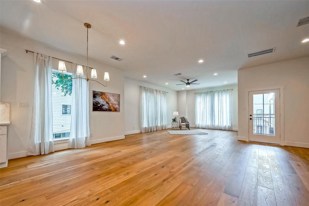 Houston, Texas 77018, United States, 4 Bedrooms Bedrooms, ,4 BathroomsBathrooms,Residential,Pending,18103