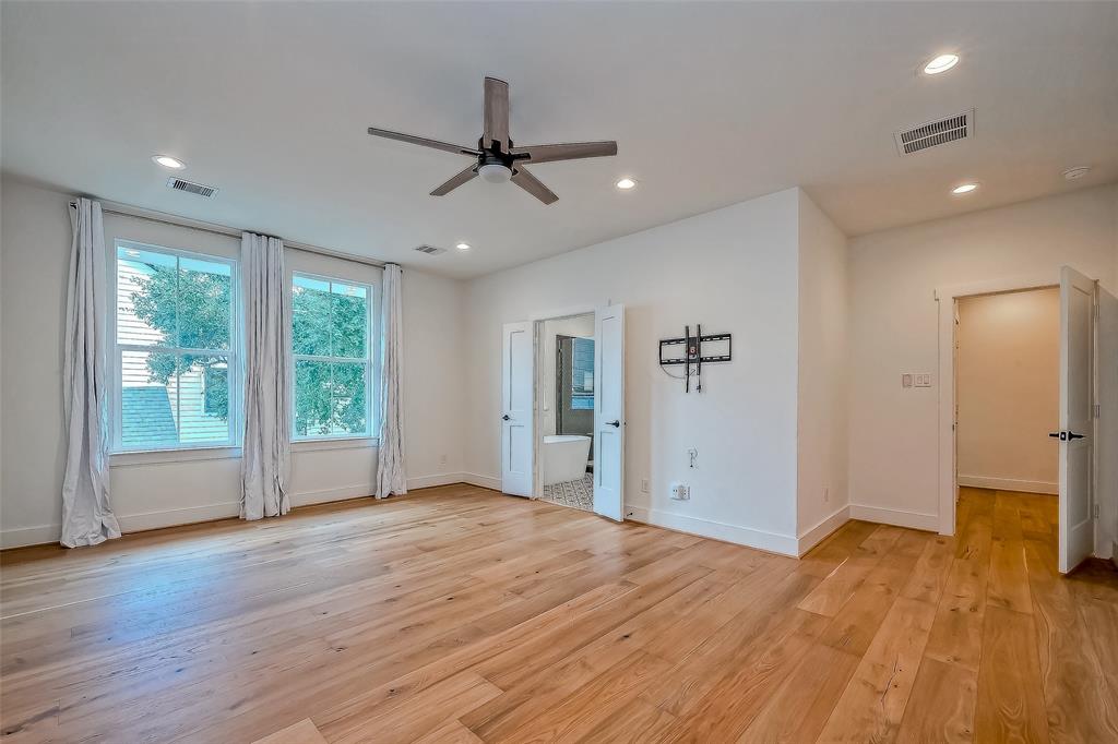 Houston, Texas 77018, United States, 4 Bedrooms Bedrooms, ,4 BathroomsBathrooms,Residential,Pending,18103