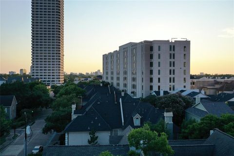 Condominium in Houston TX 2240 Mimosa Drive 11.jpg