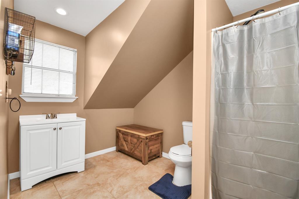166 County Road 3892, Cleveland, Texas image 35