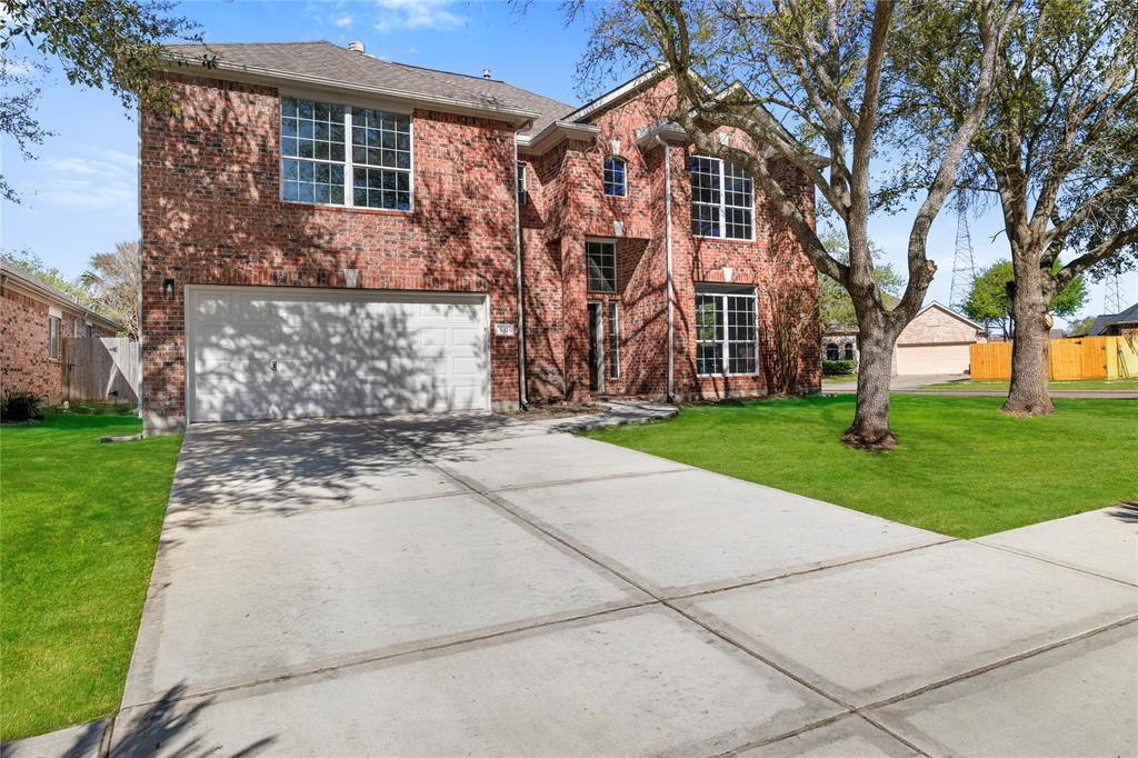 537 Green Cedar Drive, League City, Texas image 1