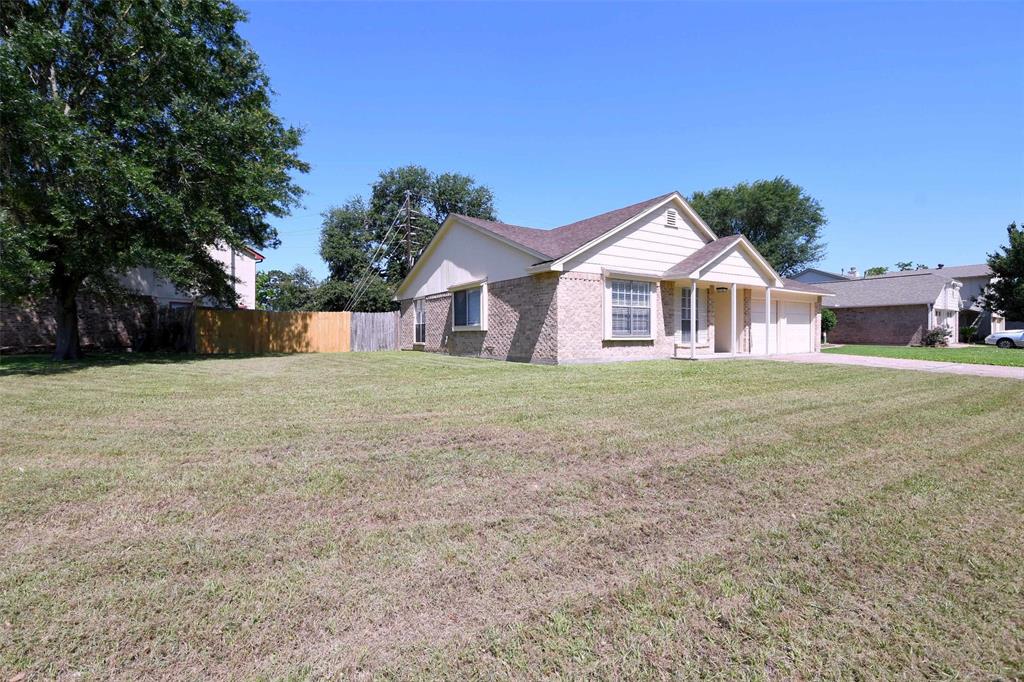 18811 Pine Trace Court, Humble, Texas image 2