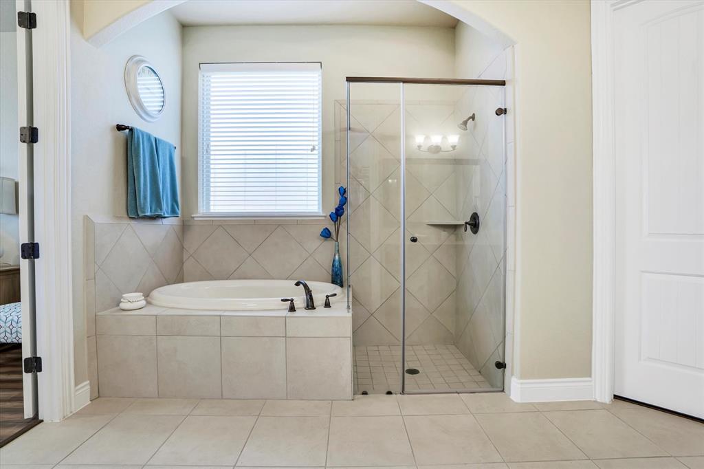 22214 Pine Tree Drive, Tomball, Texas image 29