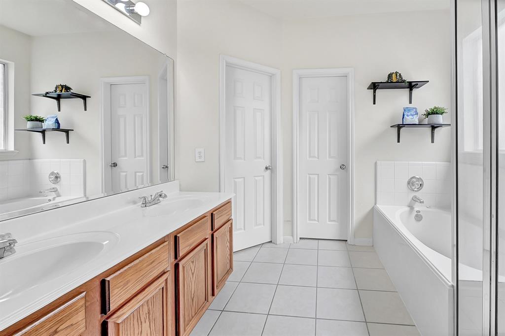 2010 Rycroft Drive, Spring, Texas image 17