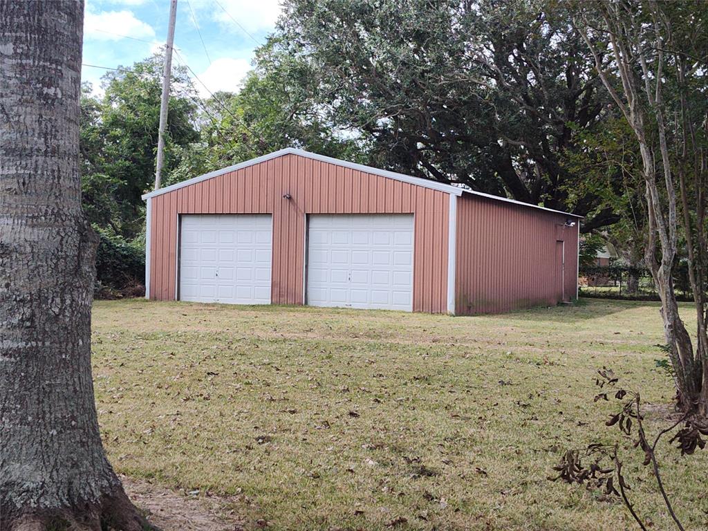 411 Sailfish Street, Jones Creek, Texas image 5