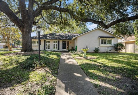 A home in Nassau Bay