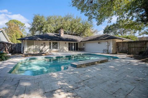 A home in Nassau Bay