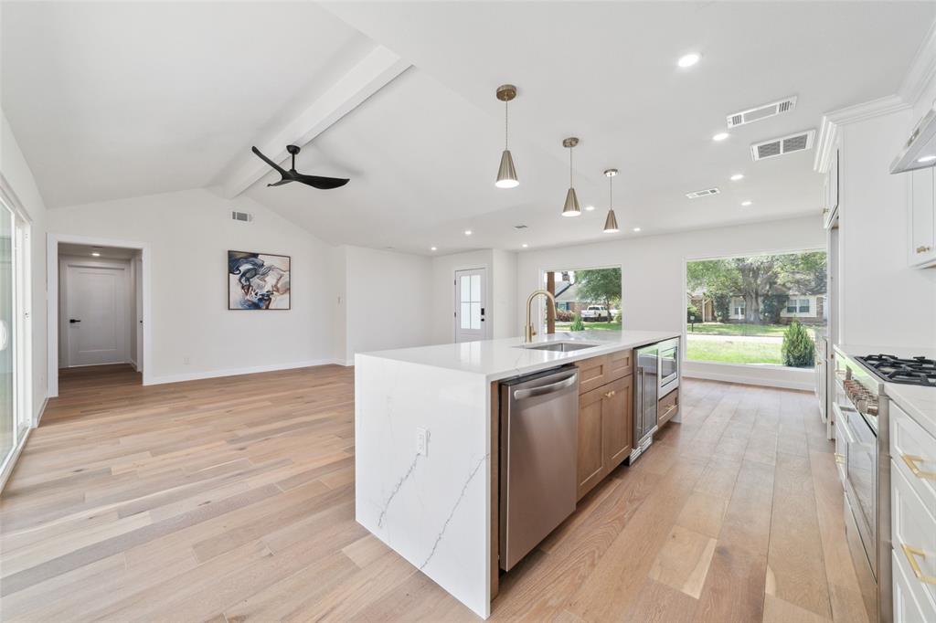 2618 Pine Village Drive, Houston, Texas image 9
