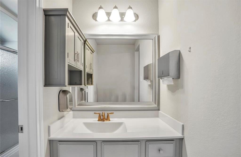 221 Bright Bluff Cir Cir, Waller, Texas image 24