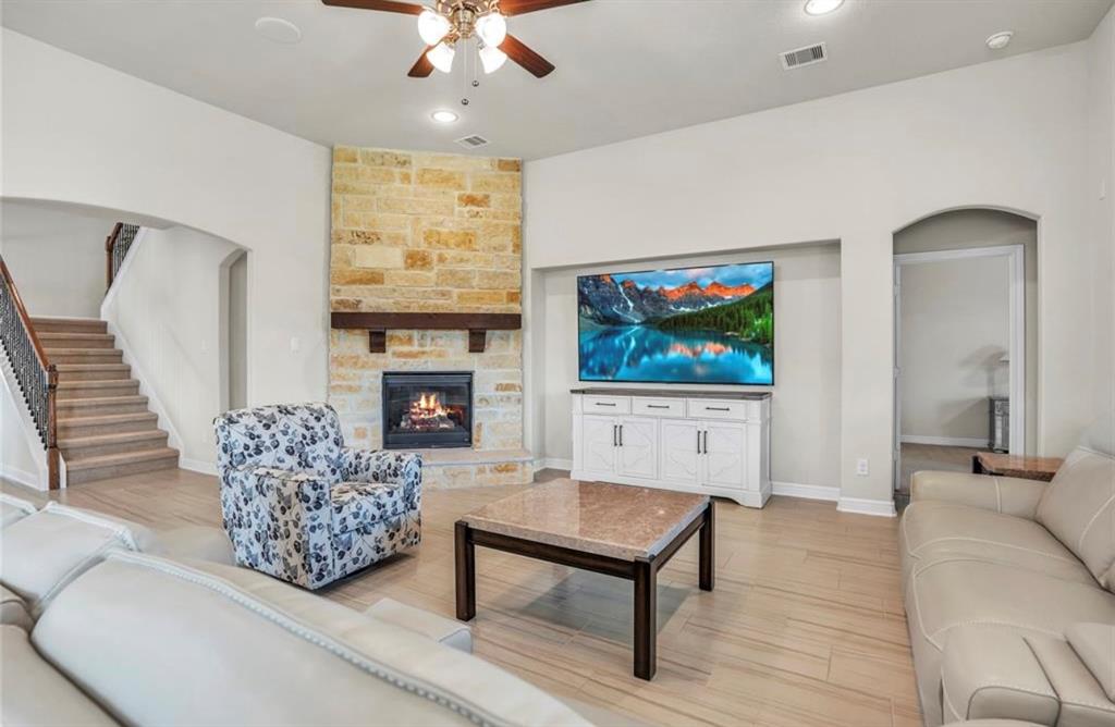 221 Bright Bluff Cir Cir, Waller, Texas image 6