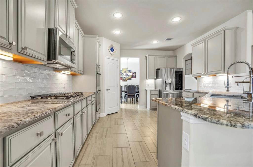 221 Bright Bluff Cir Cir, Waller, Texas image 9