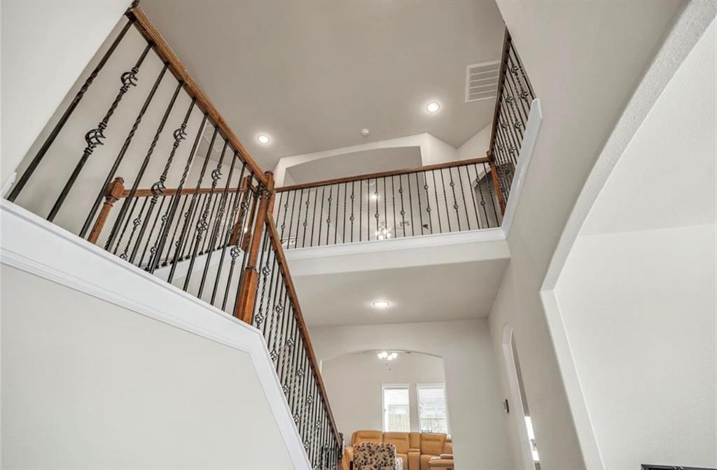 221 Bright Bluff Cir