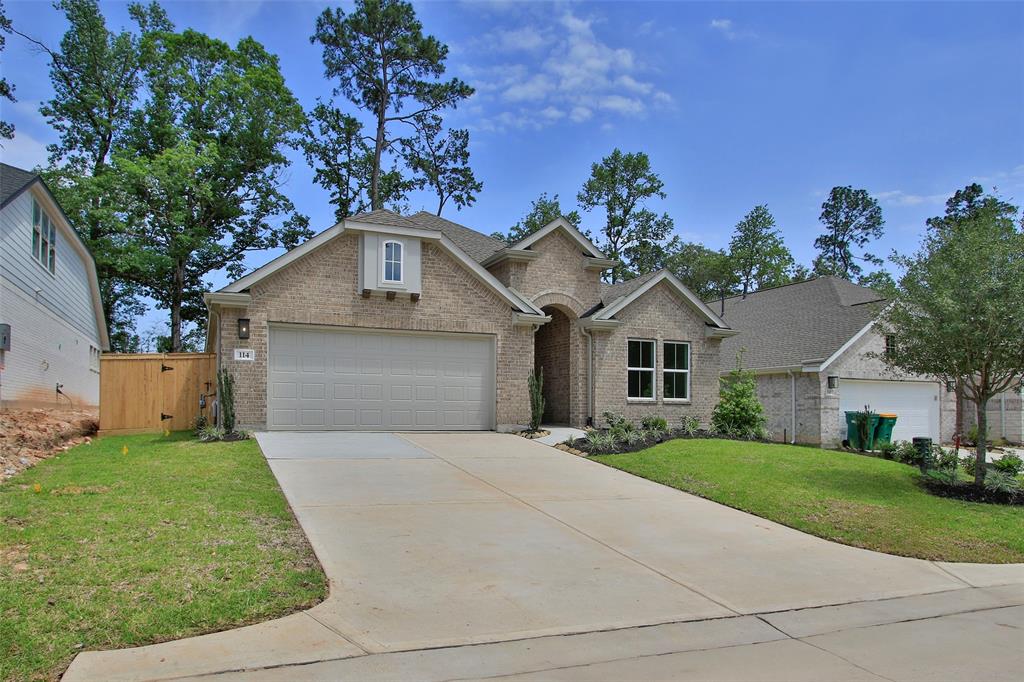 114 Mockingbird Trails Drive, Willis, Texas image 3