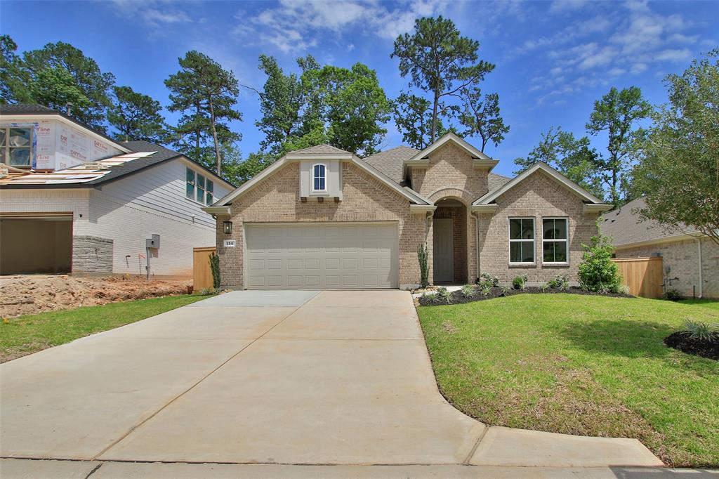 114 Mockingbird Trails Drive, Willis, Texas image 1