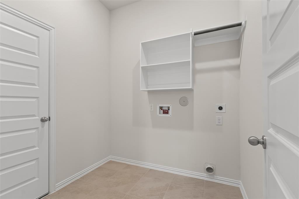 114 Mockingbird Trails Drive, Willis, Texas image 33