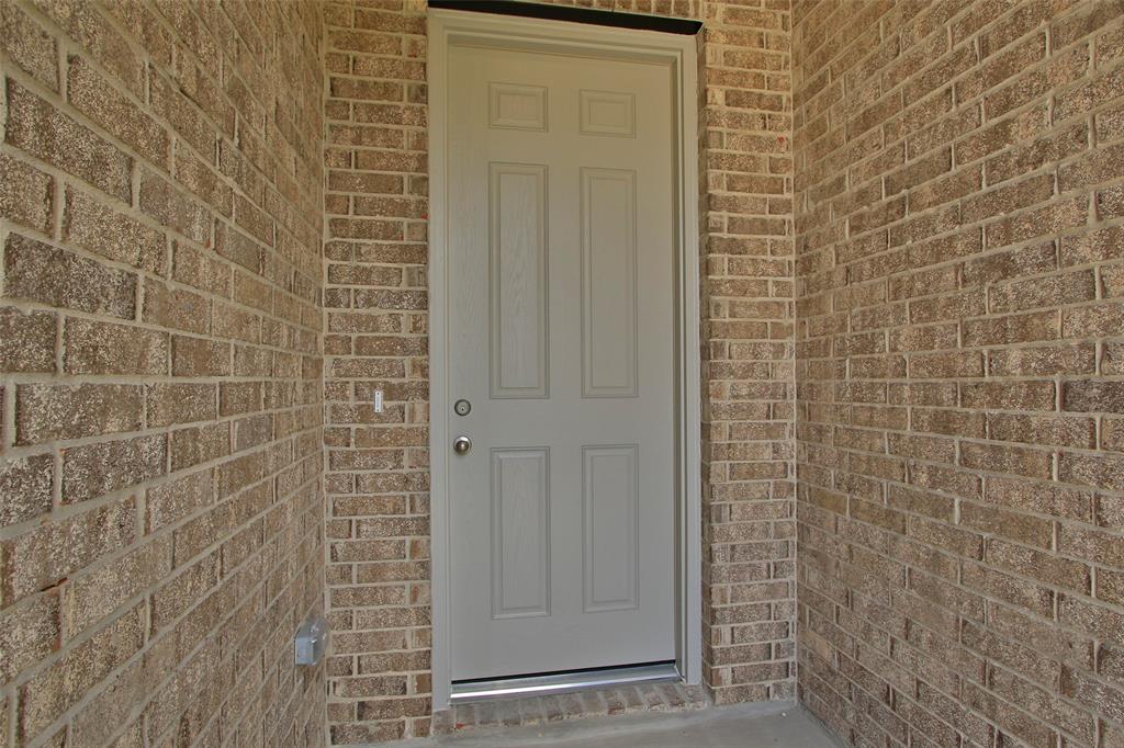 114 Mockingbird Trails Drive, Willis, Texas image 6
