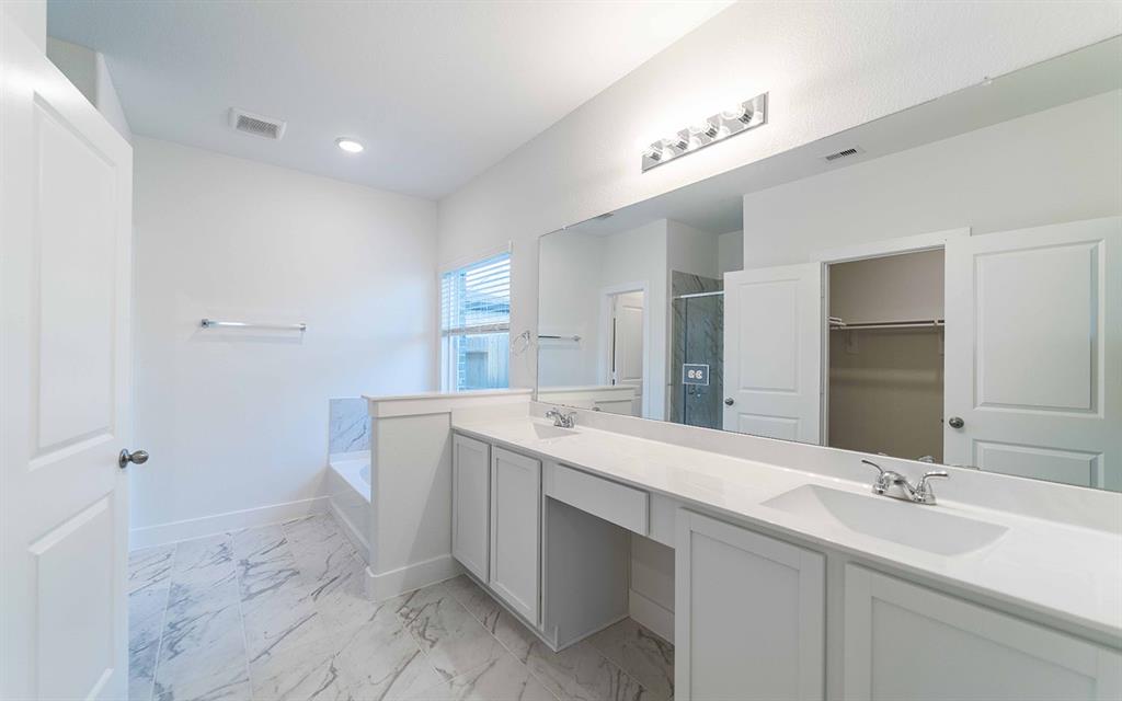 646 Escondido Drive, Dayton, Texas image 11
