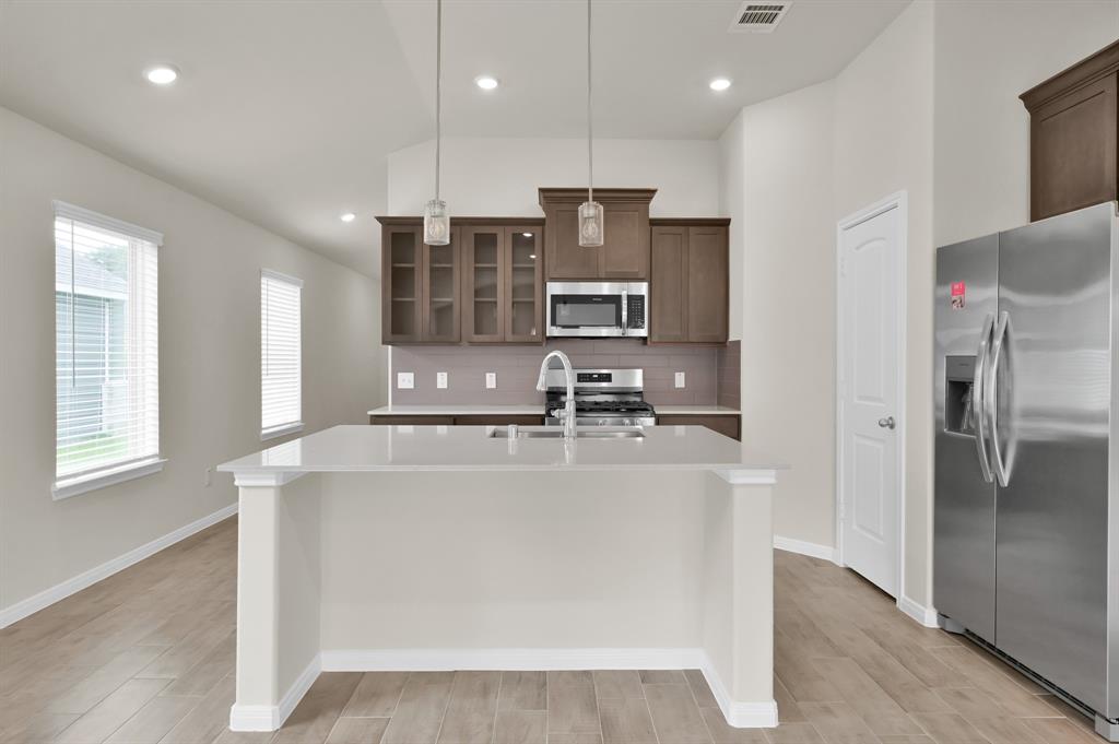 10111 Basil Beebalm Trail, Magnolia, Texas image 6