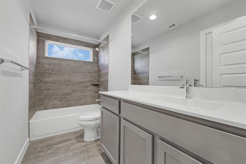 2903 Solitude Pine Lane, Katy, Texas image 3