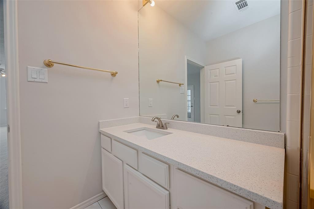 2112 Limrick Drive, Pearland, Texas image 39