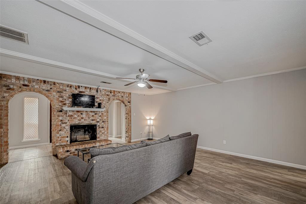 7259 Shady Arbor Lane, Houston, Texas image 9