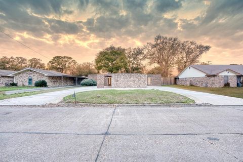 A home in Groves