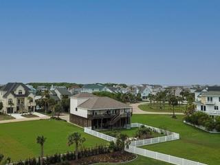3642 Foremast Drive, Galveston, Texas image 8