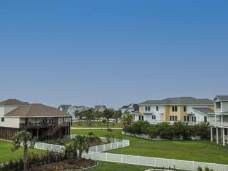 3642 Foremast Drive, Galveston, Texas image 7
