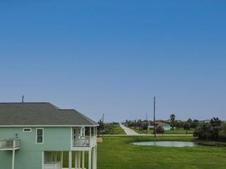 3642 Foremast Drive, Galveston, Texas image 6
