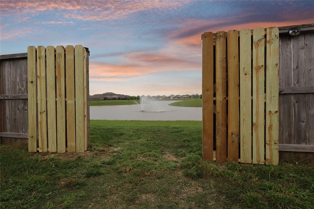 2225 Windy Sail Drive, Texas City, Texas image 2