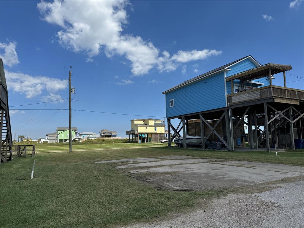 118 Nesmith Place, Surfside Beach, Texas image 3