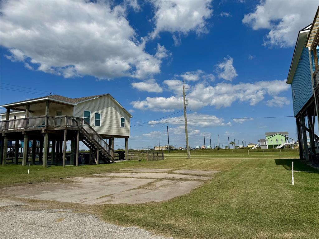 118 Nesmith Place, Surfside Beach, Texas image 4