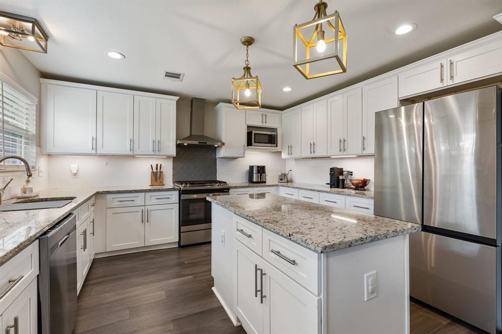 1015 Gardendale Drive, Houston, Texas image 10