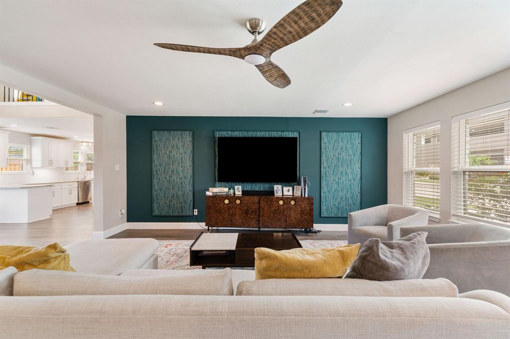 1015 Gardendale Drive, Houston, Texas image 4