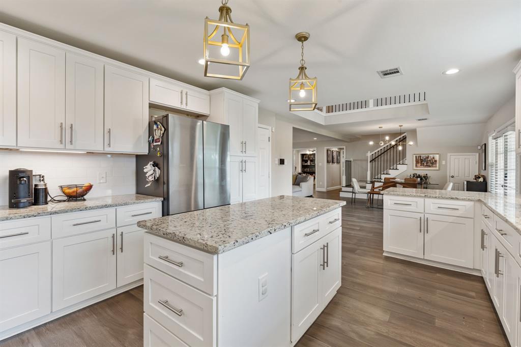 1015 Gardendale Drive, Houston, Texas image 11