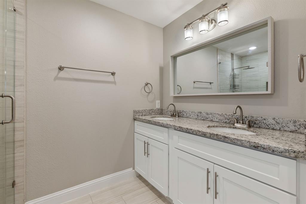1015 Gardendale Drive, Houston, Texas image 16