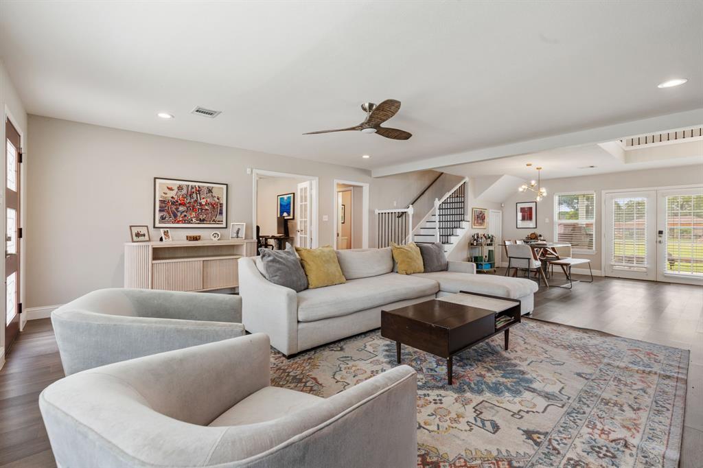 1015 Gardendale Drive, Houston, Texas image 5