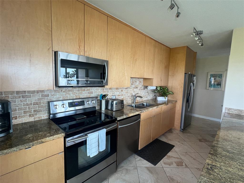 1401 E Beach Drive #215, Galveston, Texas image 7