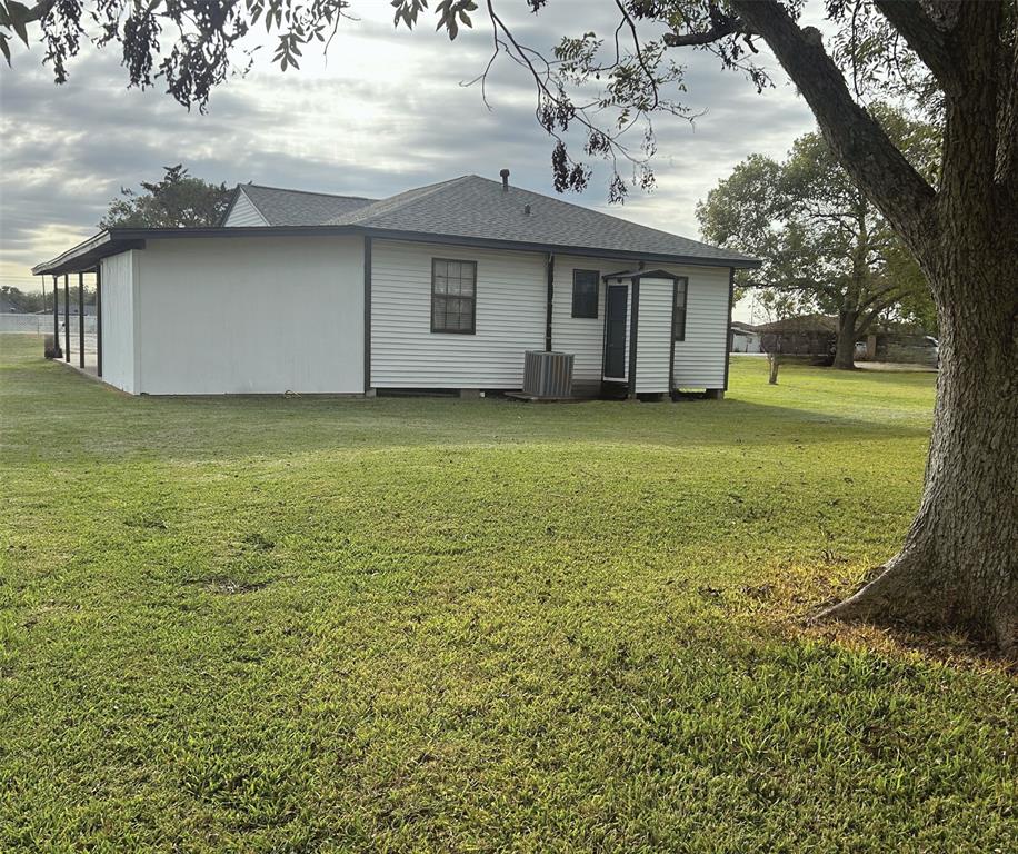 1802 N Avenue Q, Freeport, Texas image 4